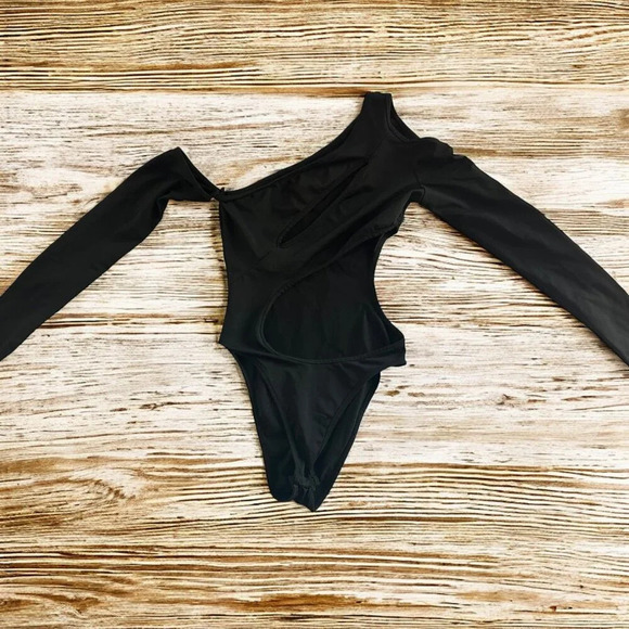 Shein Black Long Sleeve Bodysuit with Side Cutout - Size XS - Picture 2 of 7